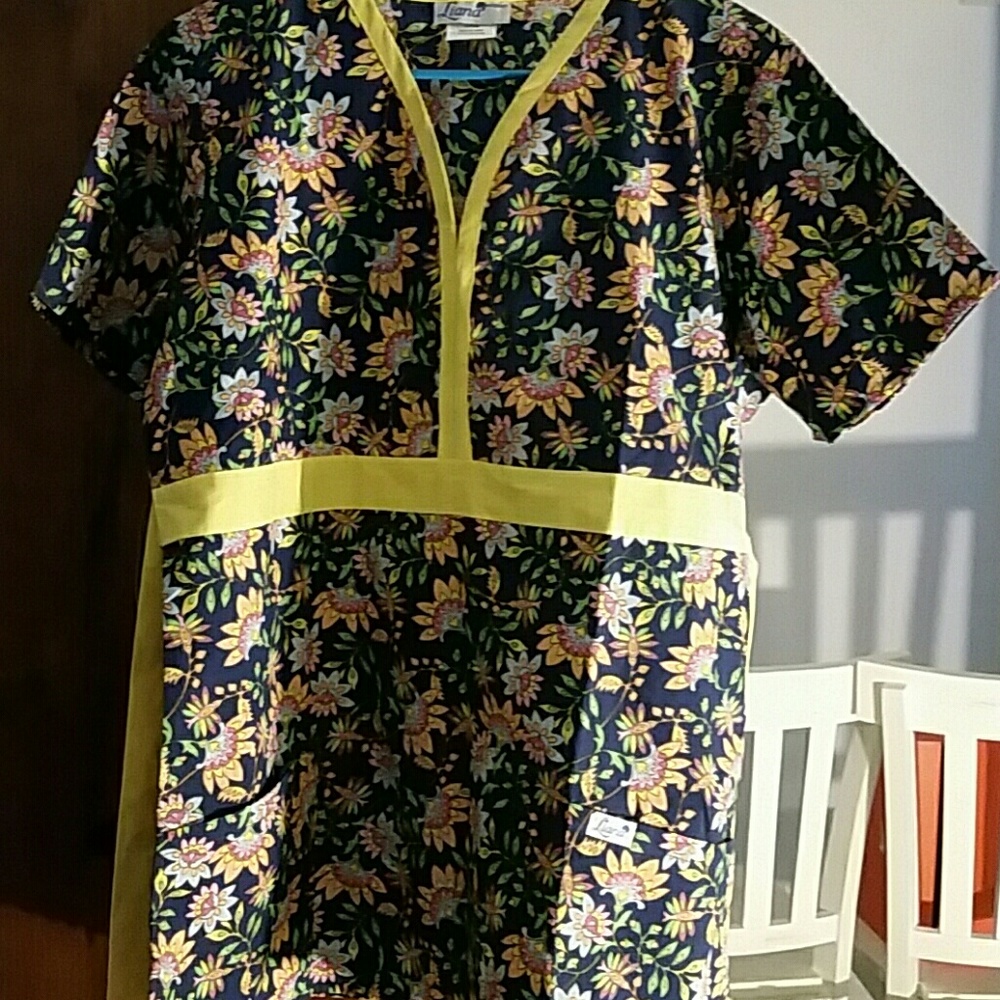 Liana Scrub Top